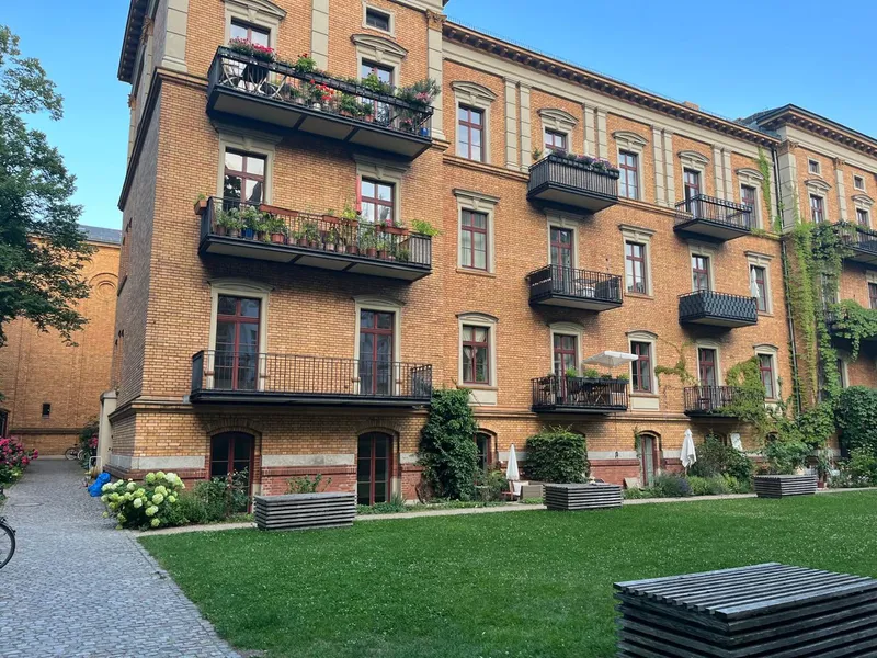 Schöne Wohnung in Kreuzberg - möbliert - Kurzzeit- und Langzeitmiete — photo 1